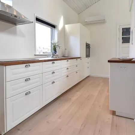 Three-bedroom Holiday In Holiday home *