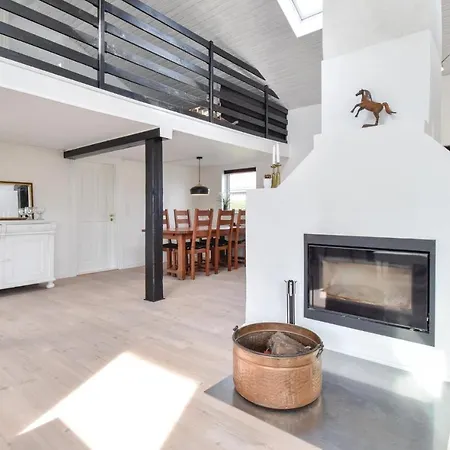 Three-bedroom Holiday In * Otterup