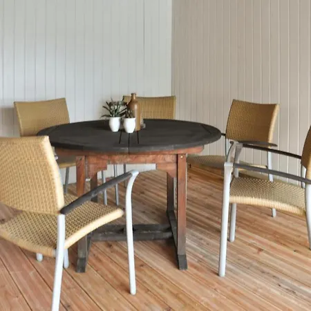 Three-bedroom Holiday In Holiday home *