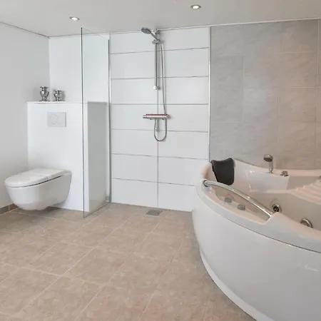 Holiday home Three-bedroom Holiday In